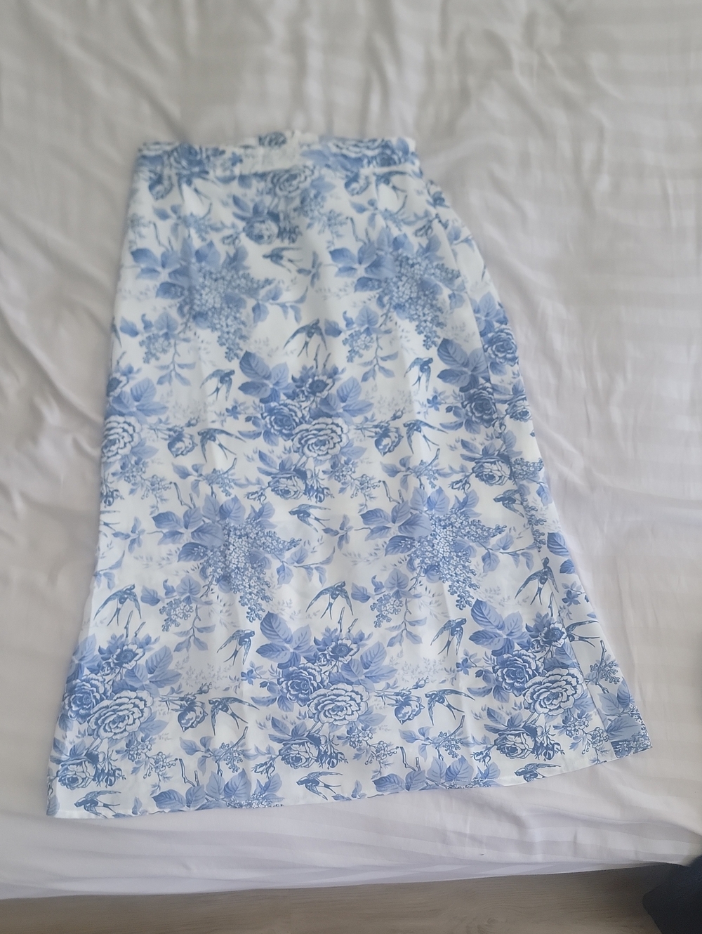 RIHOAS White and Light Blue Floral A-Line Midi Skirt